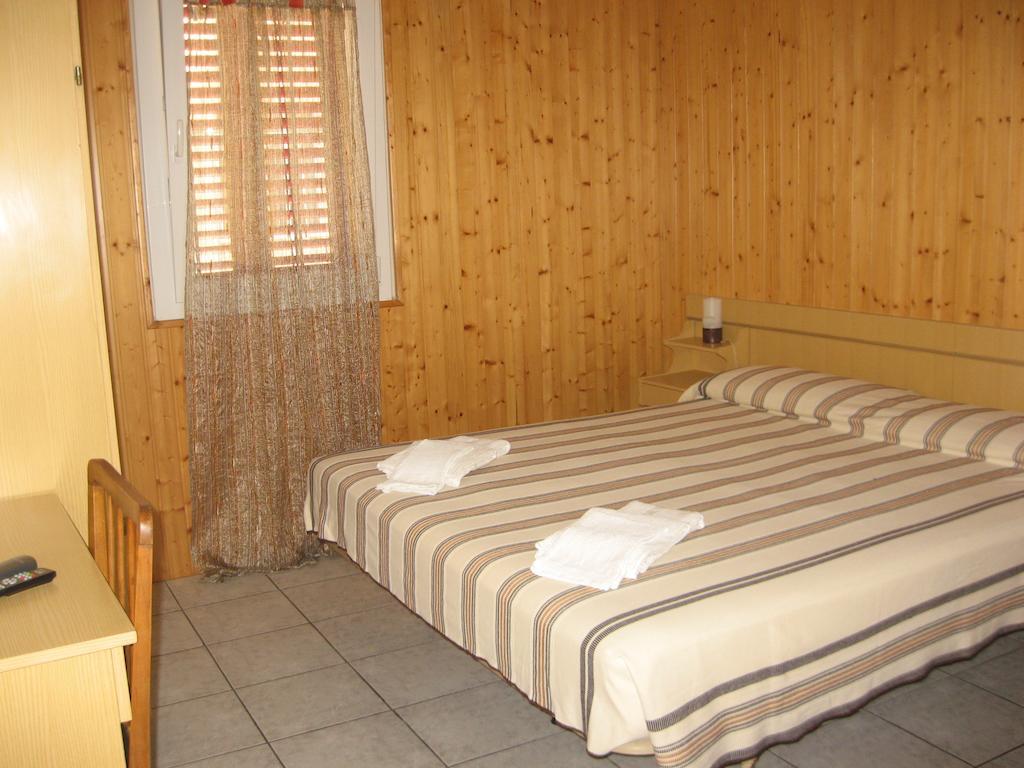 Hotel Eleonora Rimini Chambre photo