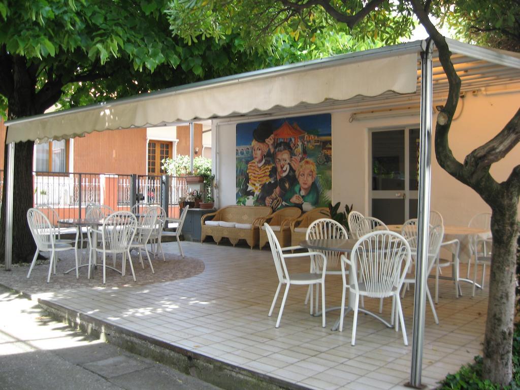 Hotel Eleonora Rimini Extérieur photo