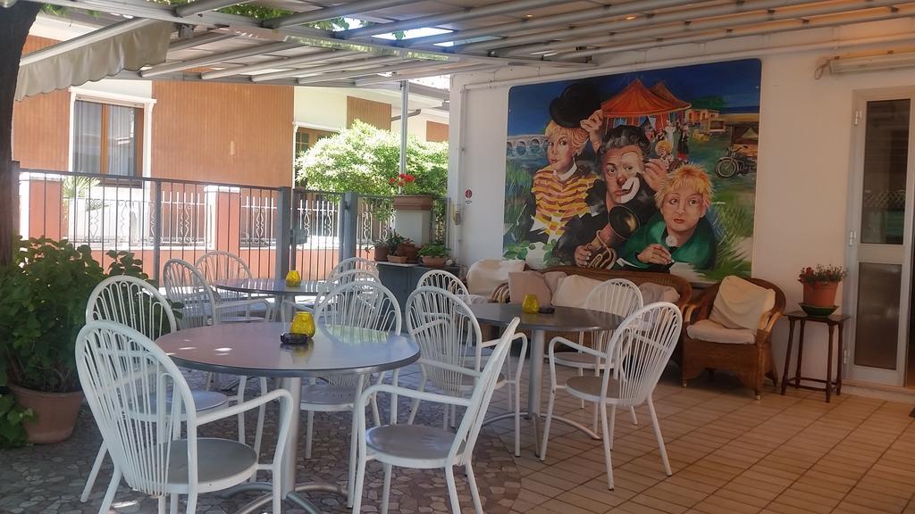 Hotel Eleonora Rimini Extérieur photo