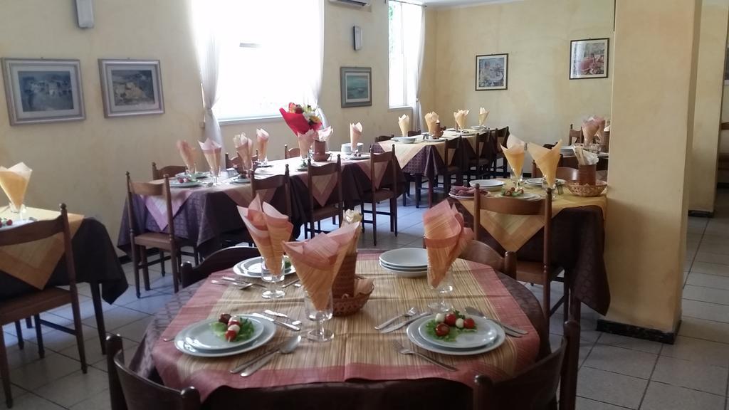 Hotel Eleonora Rimini Extérieur photo